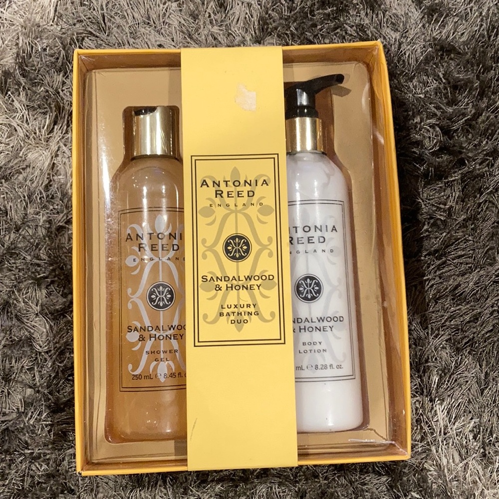 Antonia Reed luxury bathing duo